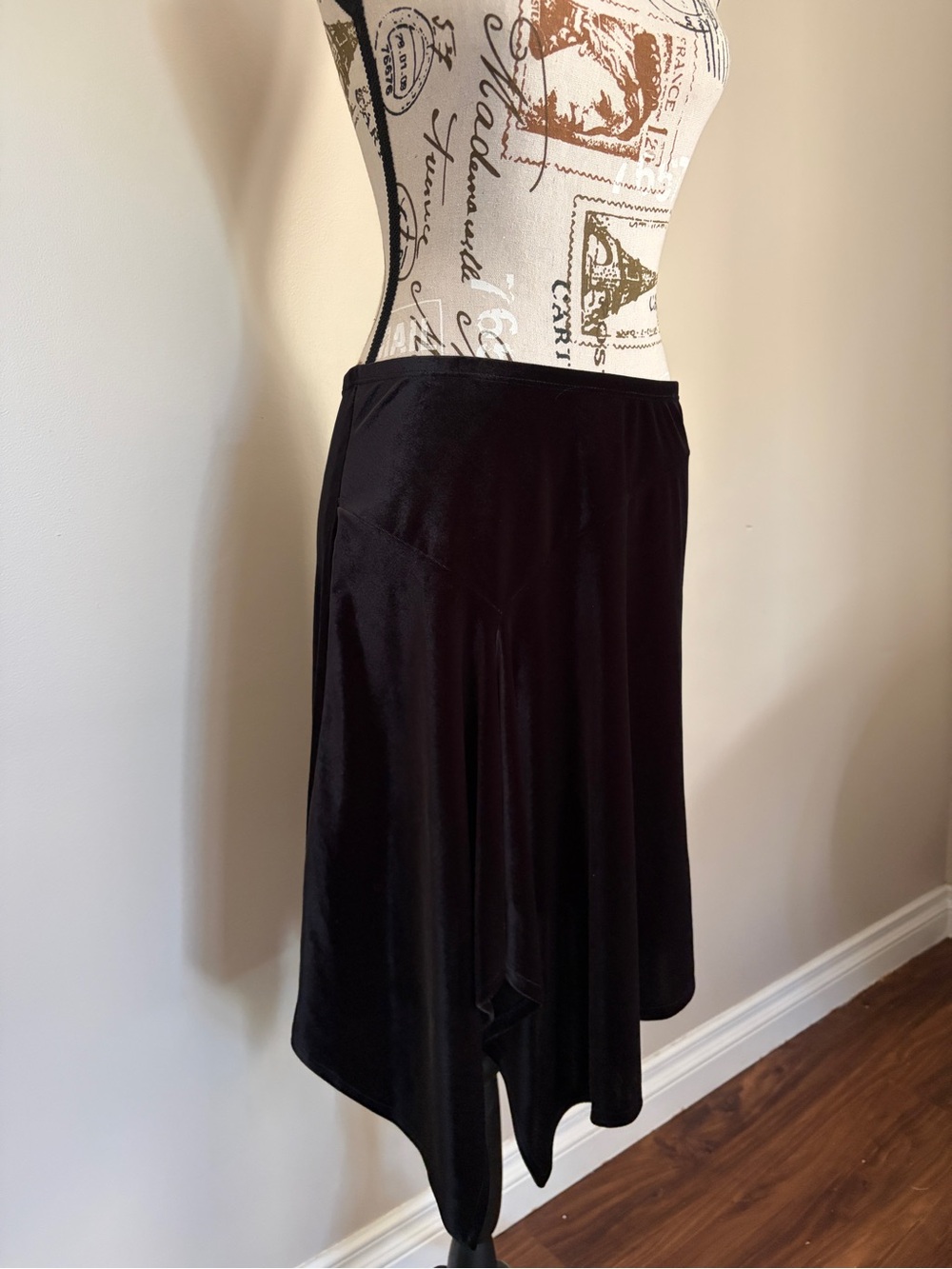 Y2K Le Chateau Black Velvet Skirt Whimsigoth Grunge 2000s Gothic - Picture 2 of 8